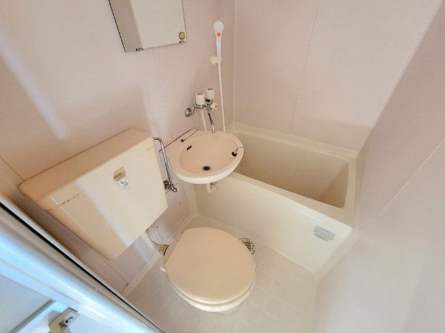 シティパレス生駒東松ヶ丘P-2の浴室