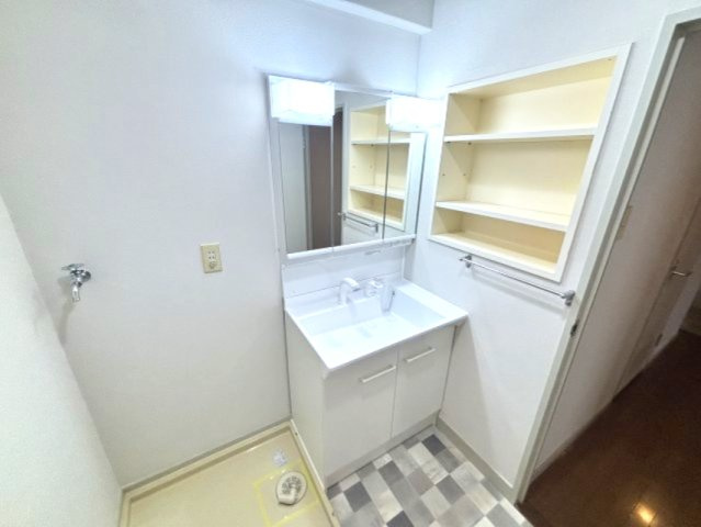 グランディア六甲LEGENDの独立洗面台