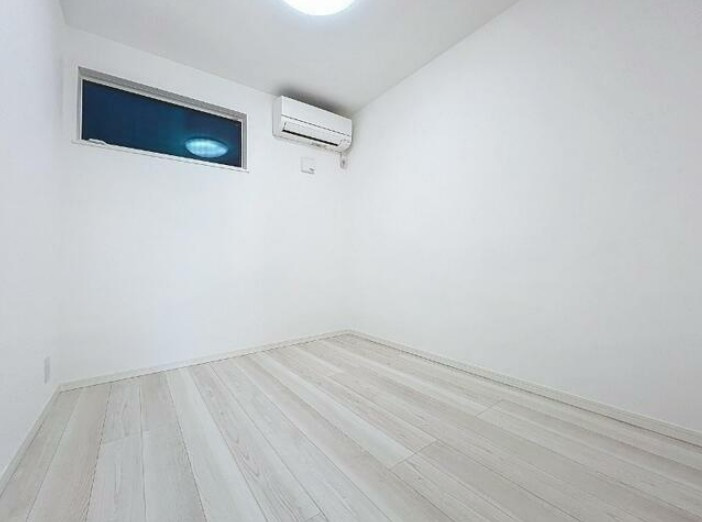 のアパートの寝室