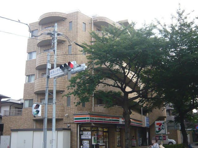 セリジェ春日町３０５号室