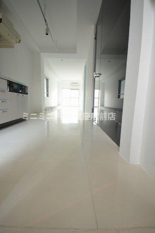 RE-007の居間・リビング