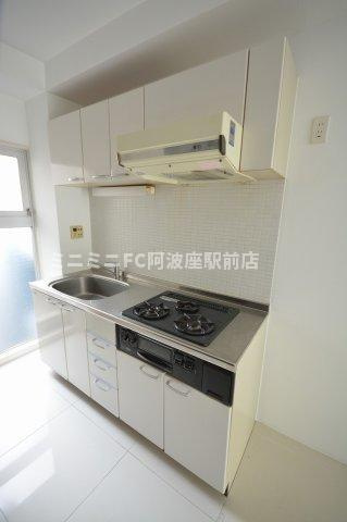 RE-007のキッチン