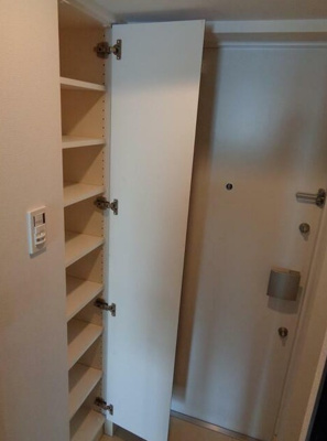 【玄関】 | GENOVIA鷺ノ宮skygarden | シューズボックス完備。