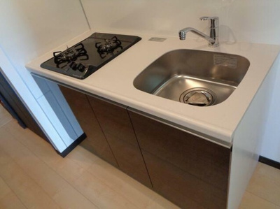 【キッチン】 | GENOVIA鷺ノ宮skygarden | 2口コンロのシステムキッチン。