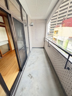 【バルコニー】 | 大竹市新町１丁目（大竹駅徒歩3分）【店舗付住宅】