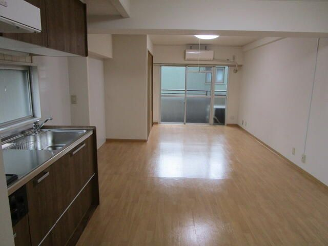 ハイホーム向島の居間・リビング