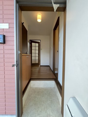 【玄関】 | ファインＣ | イメージ201号室の写真（反転あり）