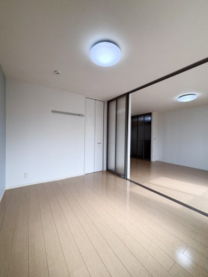 【洋室】 | ラ・ピオーネ