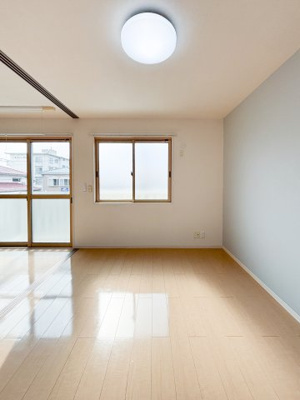 【洋室】 | ラ・ピオーネ