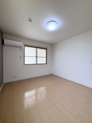 【洋室】 | ラ・ピオーネ