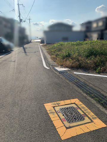 紀の川市東大井　売土地の前面道路含む現地写真