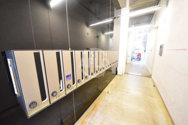 RE-007のロビー|RE-007 メールボックス