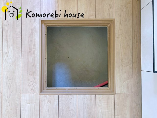 蓮田市西城1丁目　新築一戸建て　ブルーミングガーデン　01の内装|普段はしまっておきたい非常食や季節家電を、足元にすっきり収納。生活動線を邪魔せず、いざという時サッと取り出せる頼れる床下収納です。