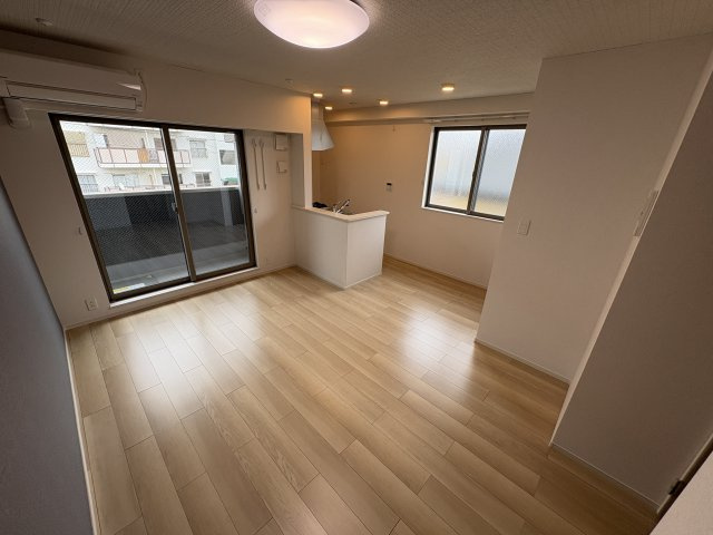 ヒカルサ神戸王塚台Ⅰの居間・リビング