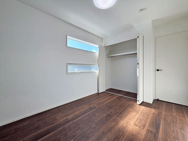 テイラーハウス利府町加瀬字十三本塚の洋室