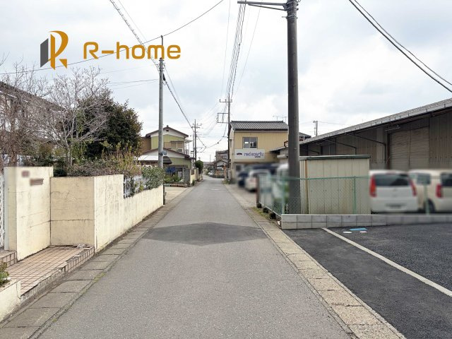 常総市水海道天満町第3　新築戸建て　1号棟の前面道路含む現地写真|『今から見たい！』大歓迎です♪
お気軽にＲ－ｈomeまでお問い合わせください。