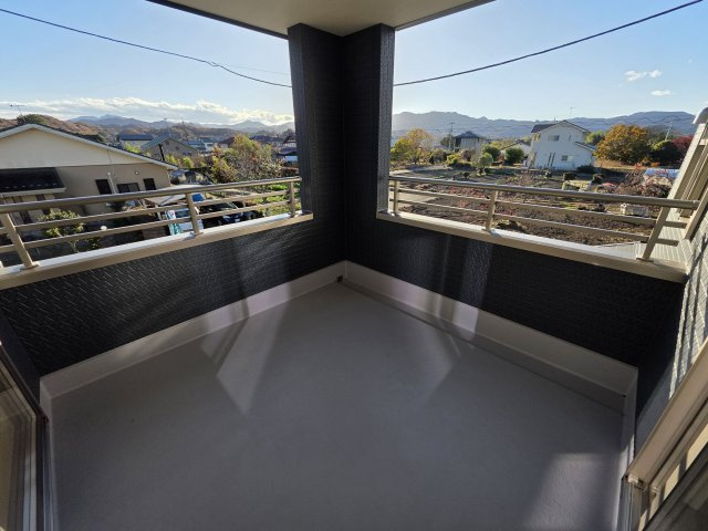 【バルコニー】 | リーブルガーデン．S　寄居露梨子　 | ６号棟現地バルコニー（2025年11月28日）撮影