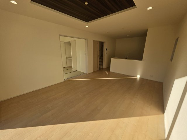 【居間・リビング】 | リーブルガーデン．S　寄居露梨子　 | ６号棟現地リビング（2025年11月28日）撮影