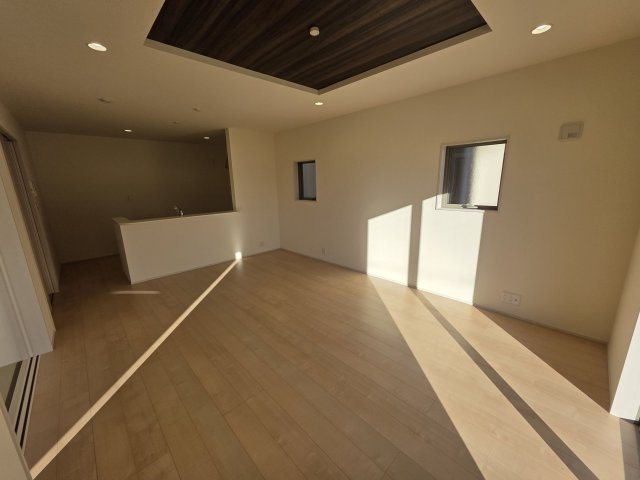 【居間・リビング】 | リーブルガーデン．S　寄居露梨子　 | ６号棟現地リビング（2025年11月28日）撮影