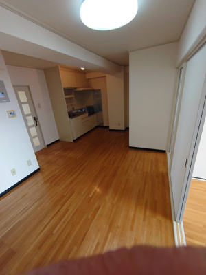 【居間・リビング】 | リバティ勝原 | LDK・洋室はフローリング