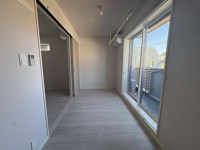 リーヴェル新小岩プレミオの洋室