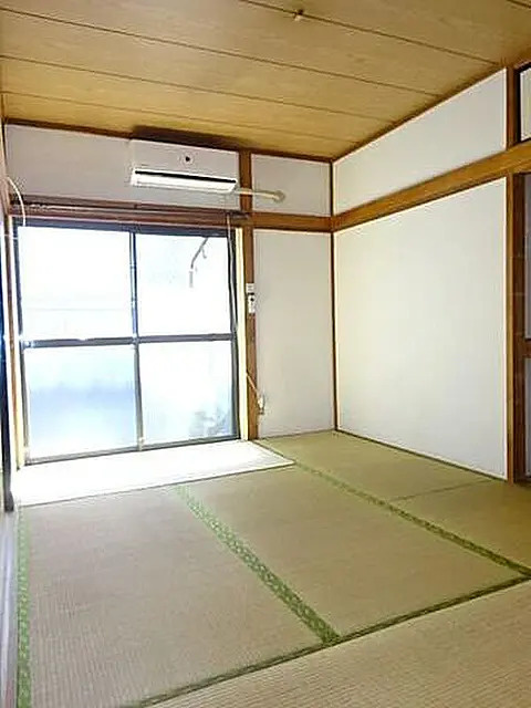 コーポナガサワの和室|い草の香りが落ち着く素敵な和室です