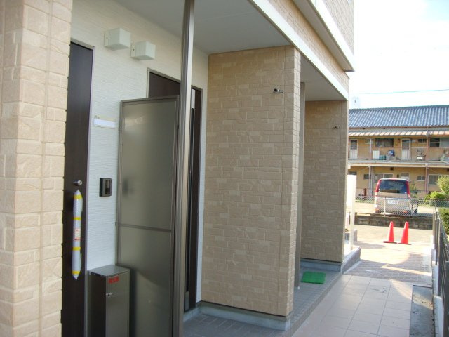 アクアココのエントランス|外観写真（昼）