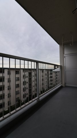 一ノ谷グリーンハイツH棟のバルコニー