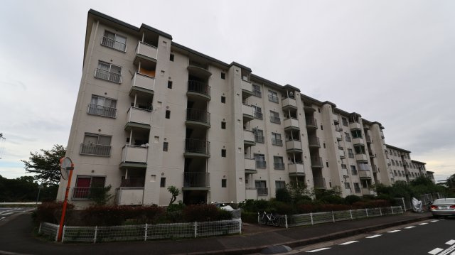 一ノ谷グリーンハイツH棟の外観