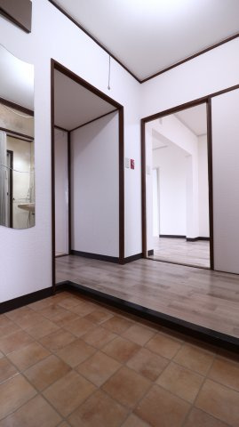 一ノ谷グリーンハイツH棟の玄関