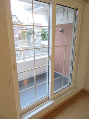 【バルコニー】 | グリーンローズ | 開放的で明るい空間を演出してくれるバルコニーです