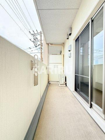 EL-Sia Umekitaのバルコニー