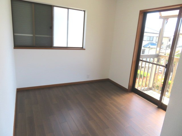 高崎市吉井町1期　中古1499の洋室
