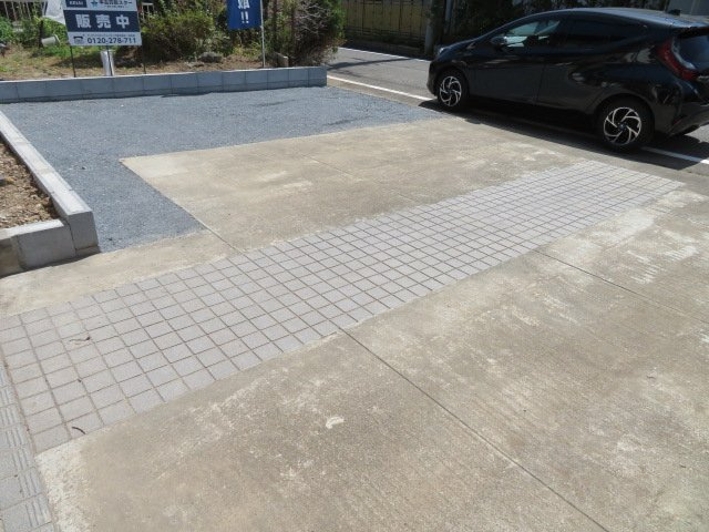 高崎市吉井町1期　中古1499の駐車場