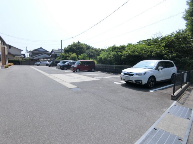 ヴィラ　セントウェル　Ｂの駐車場