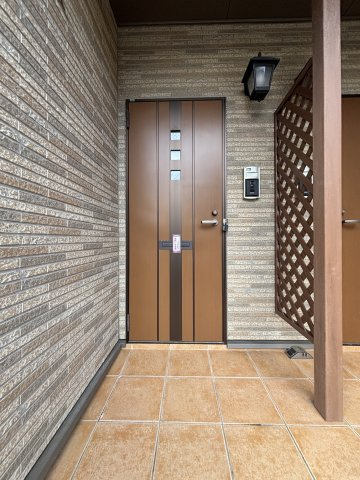 ヴィラ　セントウェル　Ｂの玄関