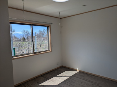 【洋室】 | Oak  tree