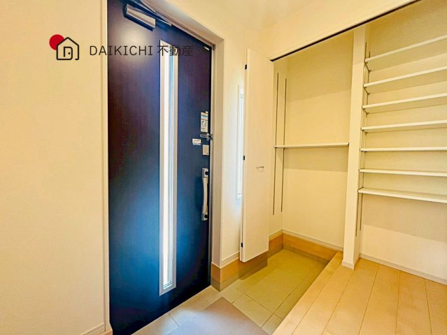 【玄関】 | 久喜市本町7丁目　中古戸建