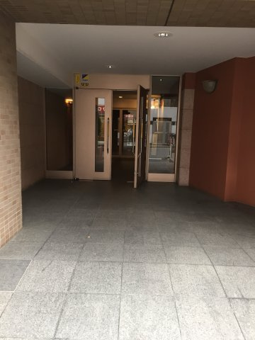 コスモ菊川参番館のエントランス