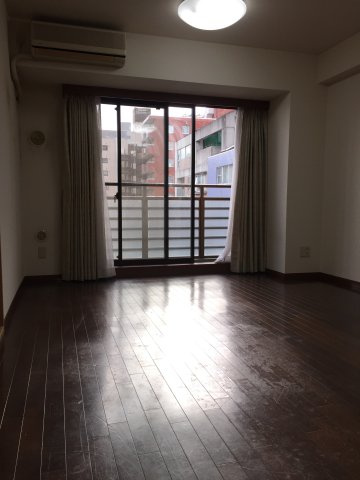 コスモ菊川参番館の居間・リビング