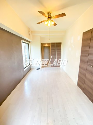 ラグゼ弁天町　の洋室