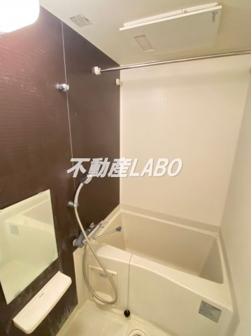 ラグゼ弁天町　の浴室