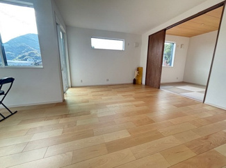 【居間・リビング】 | 呉市仁方本町1　限定1棟