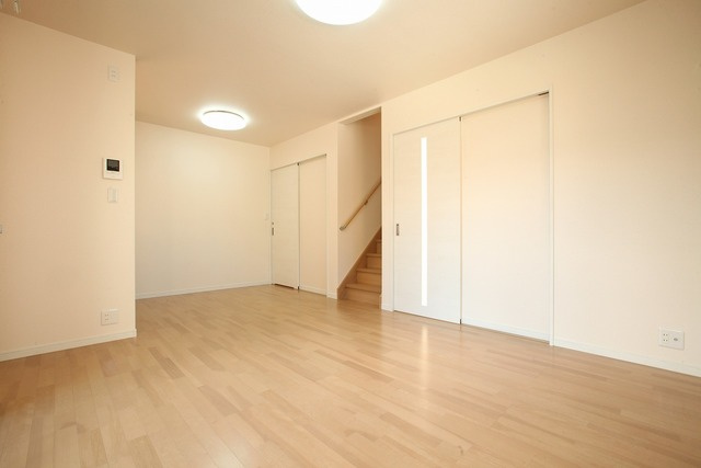 牛立町４－５０－１ＫＯＤＡＴＥＸⅣ－Ｂの居間・リビング|参考写真になります。現状優先です。類似物件