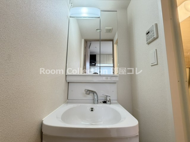 プレサンス上前津オレシアの洗面所