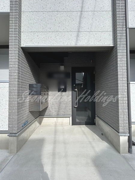 藤沢市辻堂元町１丁目のアパートのエントランス