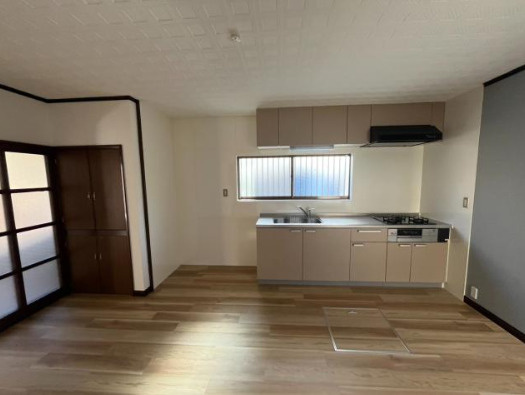 栗東市下戸山の店舗事務所の居間・リビング