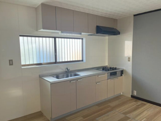 栗東市下戸山の店舗事務所のキッチン