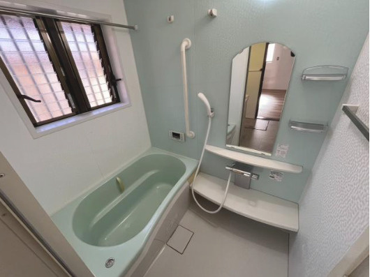 栗東市下戸山の店舗事務所の浴室