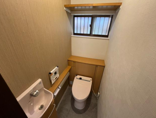 栗東市下戸山の店舗事務所のトイレ